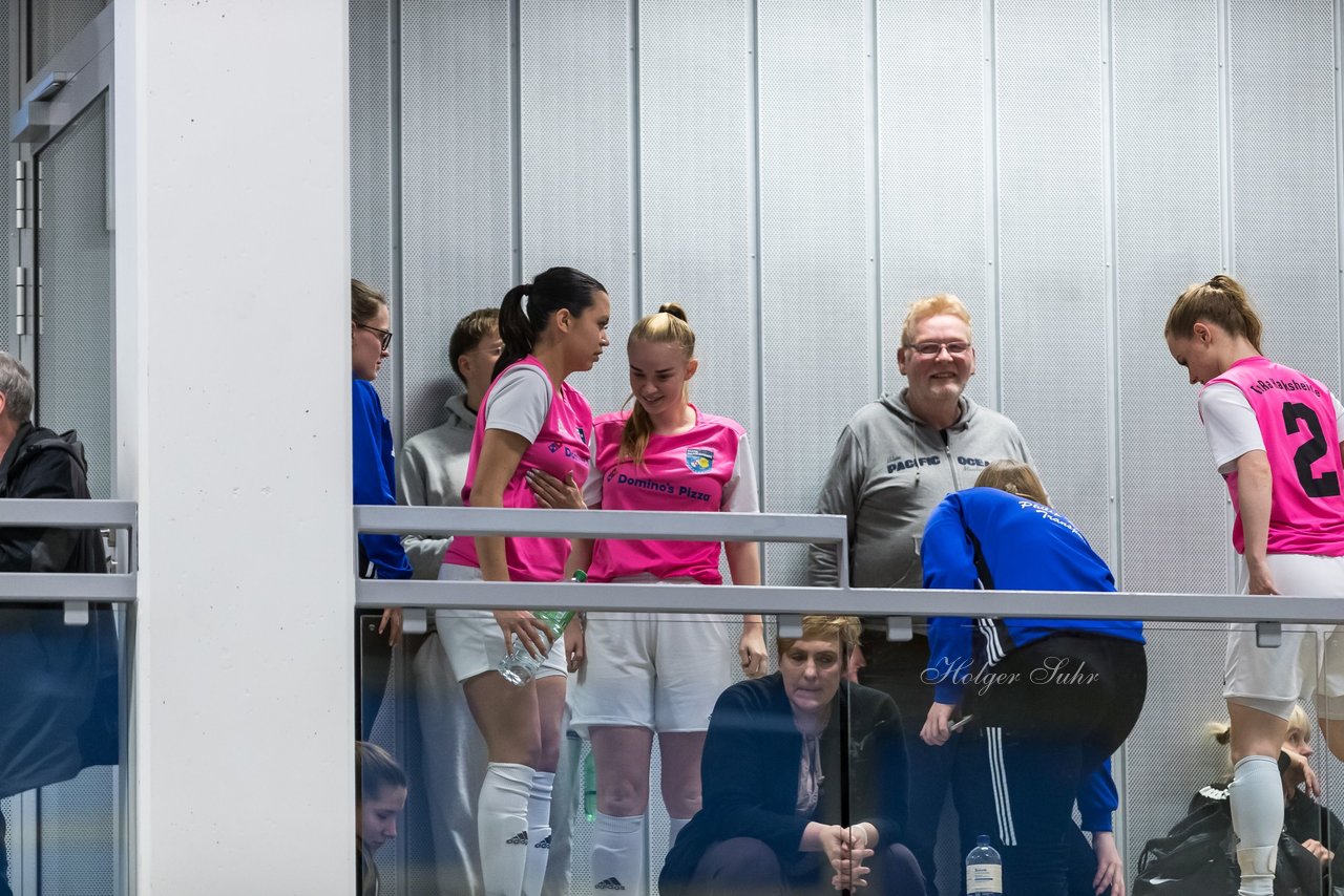 Bild 52 - F Loewinnen Hallen Cup